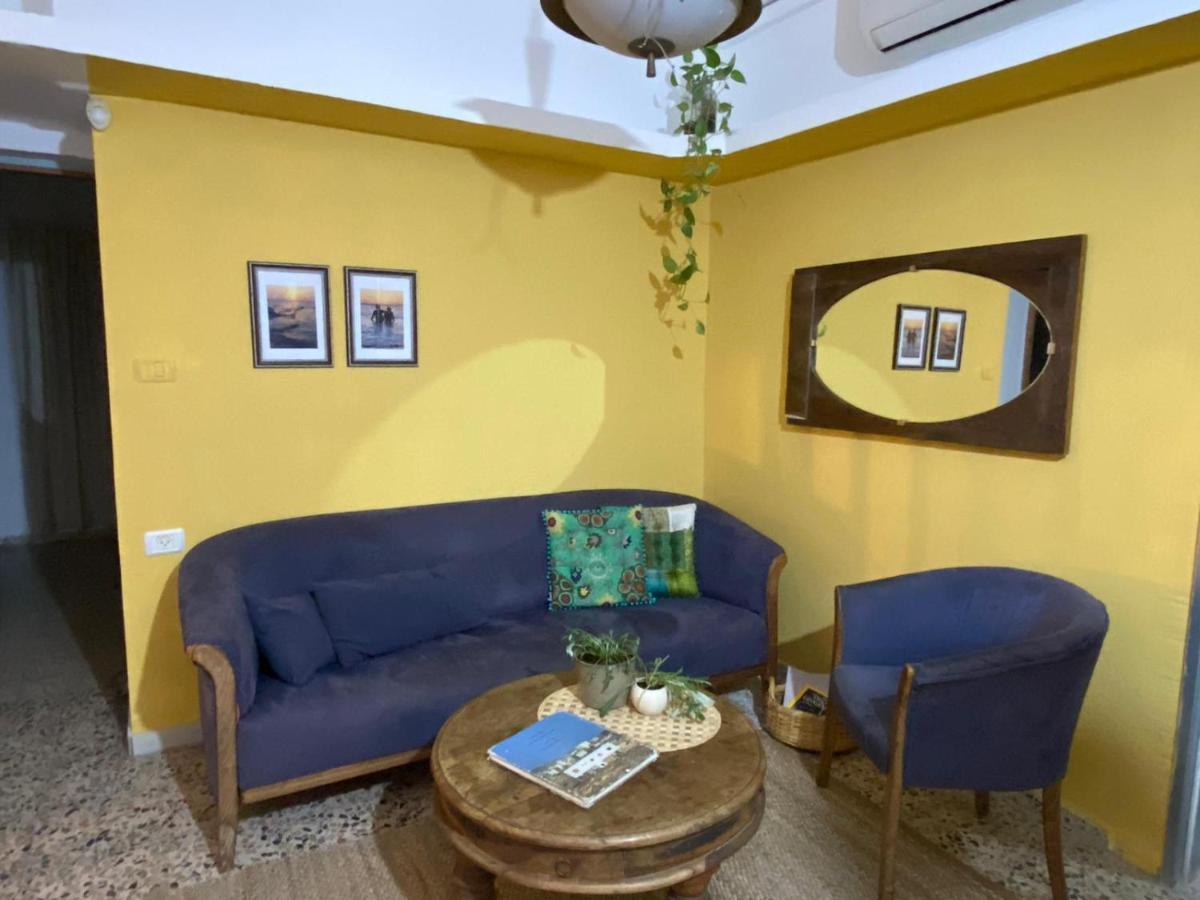 Juha'S Guesthouse - Zarqa Bay Jisr ez Zarqa Ngoại thất bức ảnh