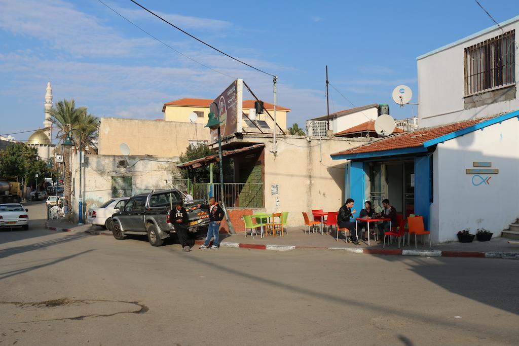 Juha'S Guesthouse - Zarqa Bay Jisr ez Zarqa Ngoại thất bức ảnh