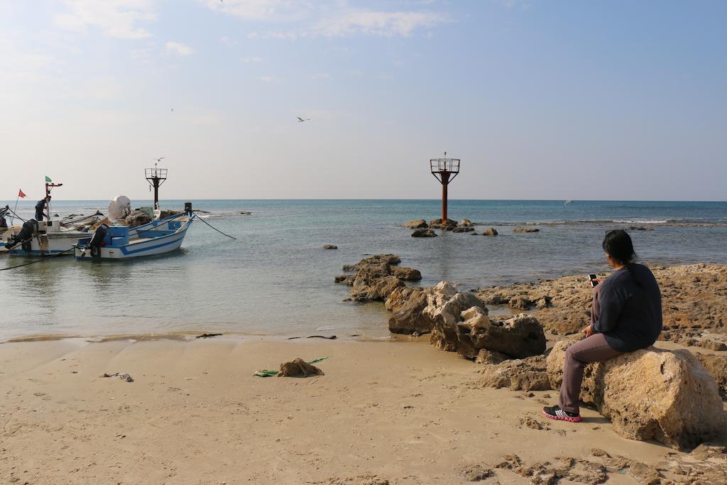 Juha'S Guesthouse - Zarqa Bay Jisr ez Zarqa Ngoại thất bức ảnh