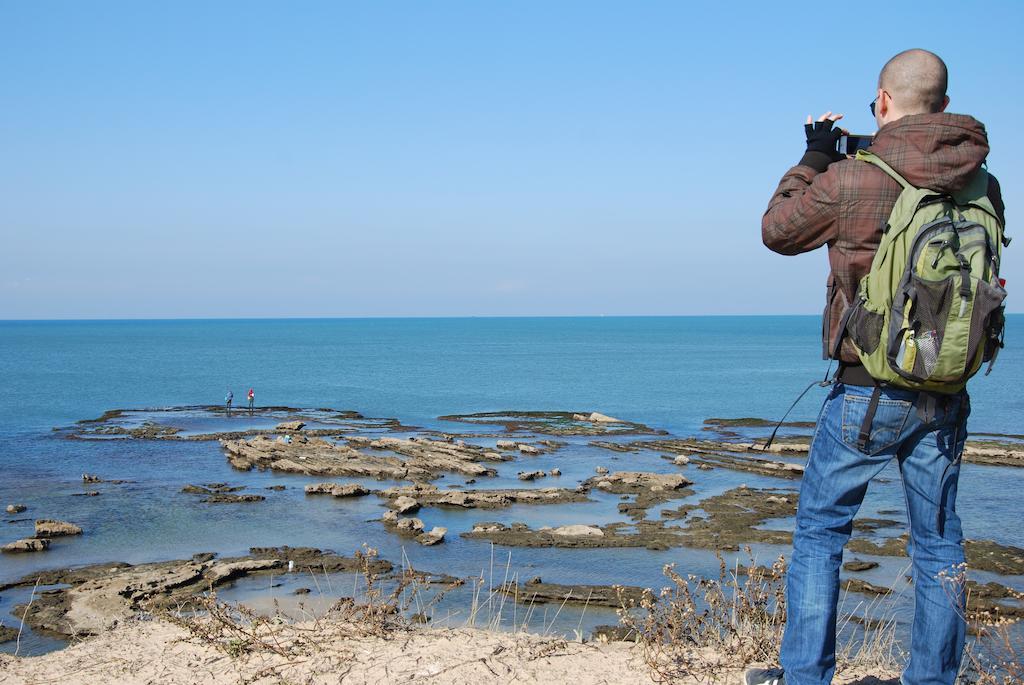 Juha'S Guesthouse - Zarqa Bay Jisr ez Zarqa Ngoại thất bức ảnh
